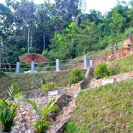 The Retreat Sri Lanka Hotel Ratnapura Exterior photo